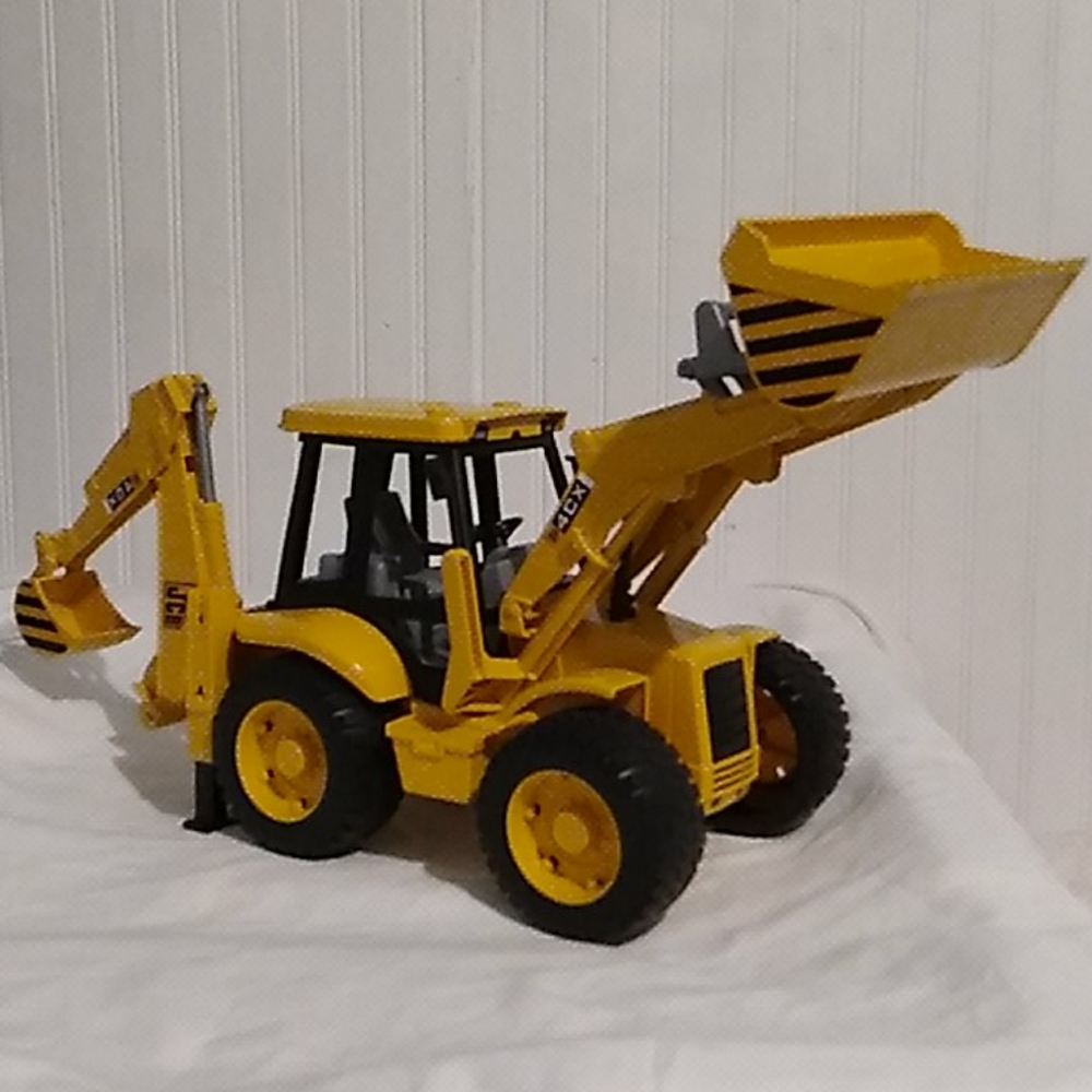 FINAL SALE! GUC JCB Backhoe
